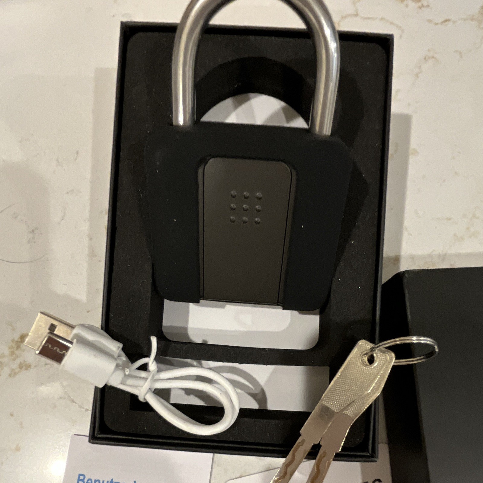 VERTIX TECH BVBA Fingerprint Padlock App Control USB Charge Black 2 Keys