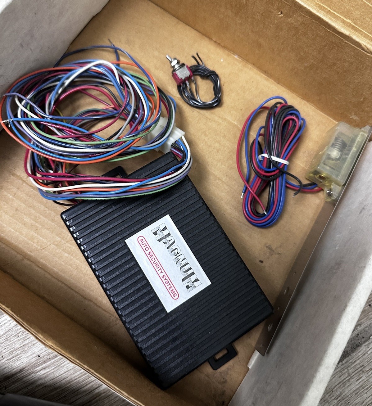 Magnum Auto Security Systems Model 357 Vehicle Alarm System Vintage