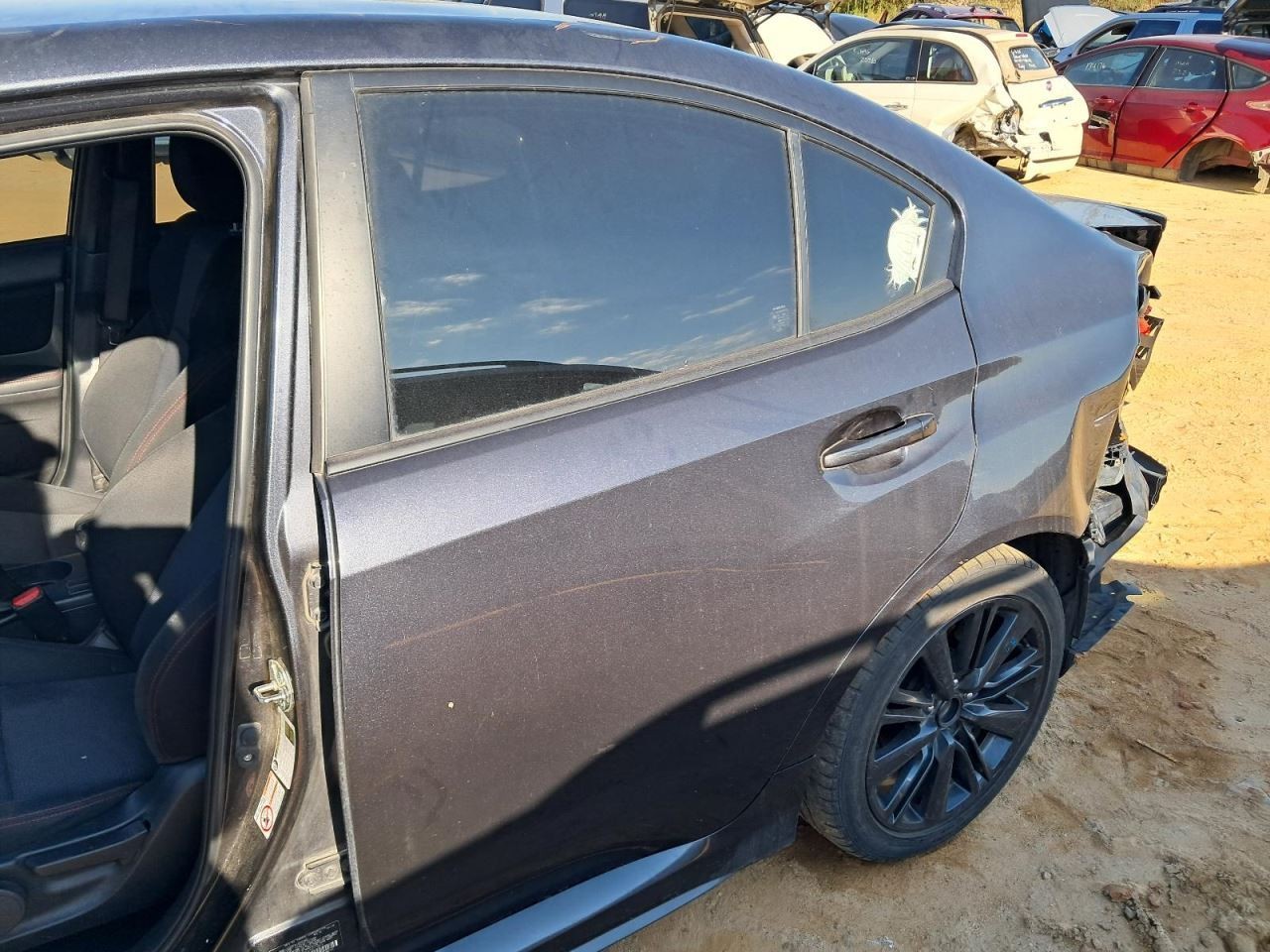 V60 2019 Glove Box 4785945