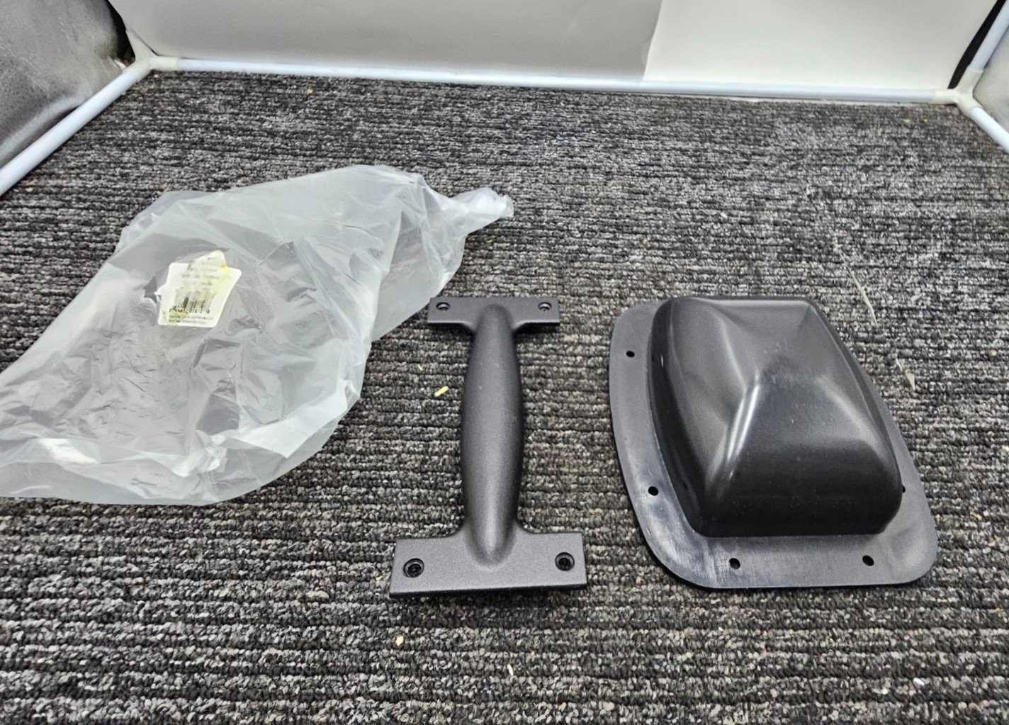 Parts Express PEX-262-826 Plastic Bar Speaker Cabinet Handle PH116 Black