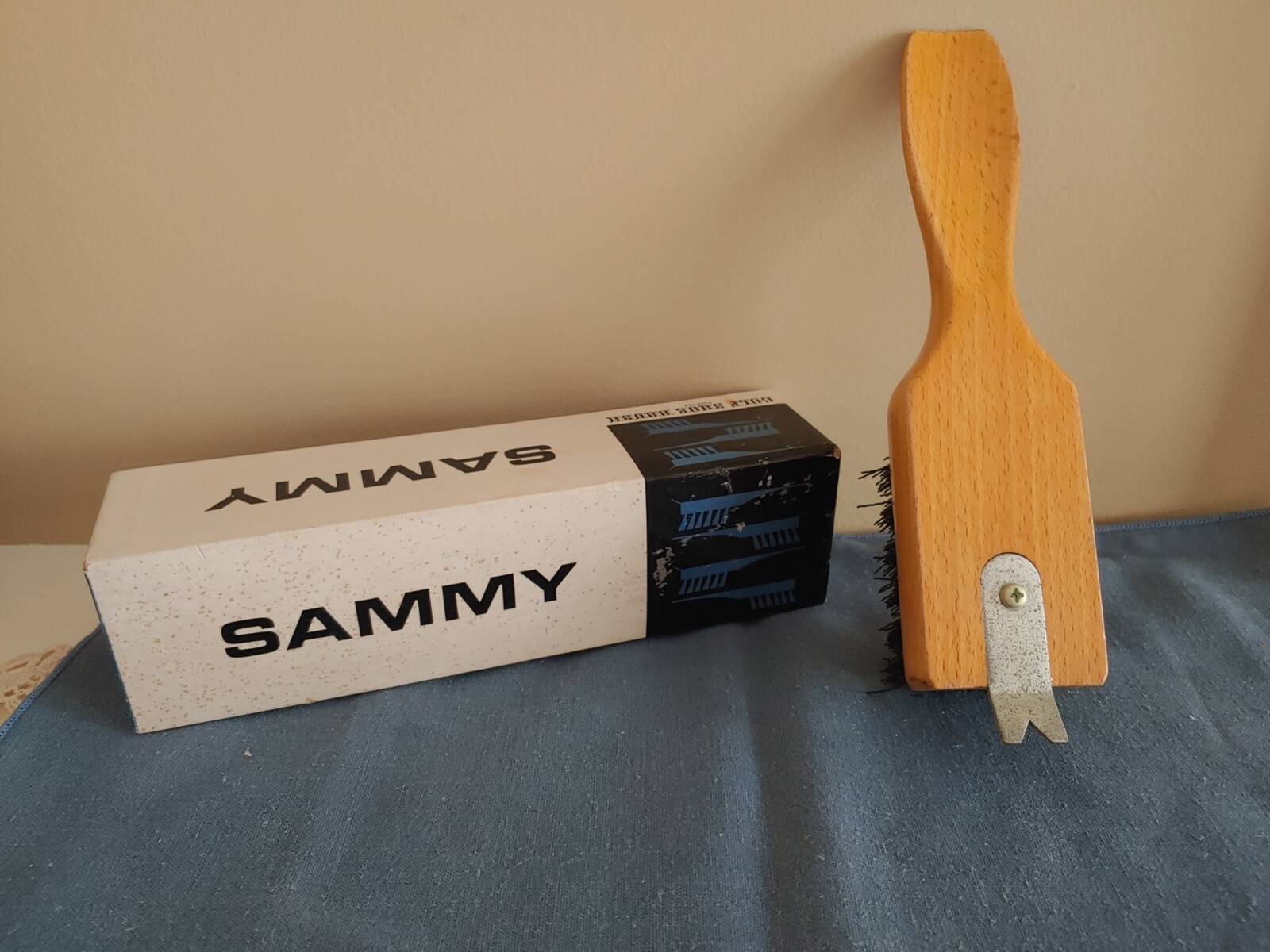 Vintage SAMMY Solid Wood Handle Golf Shoe Brush (original box)