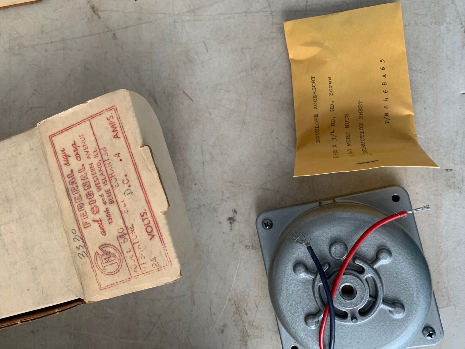 One Vintage Federal Signal Vibratone Bell Model 600 GREY, 24V 0.4AMP, NOS