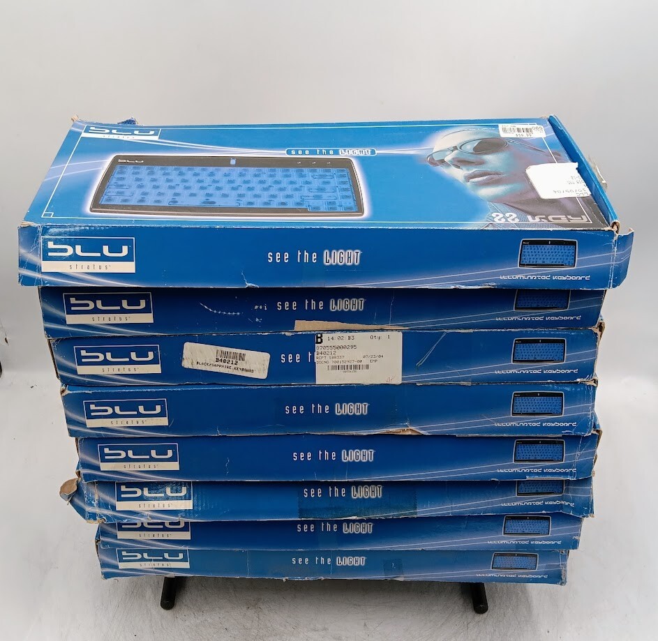 LOT OF 8 blu stratus Keyboard