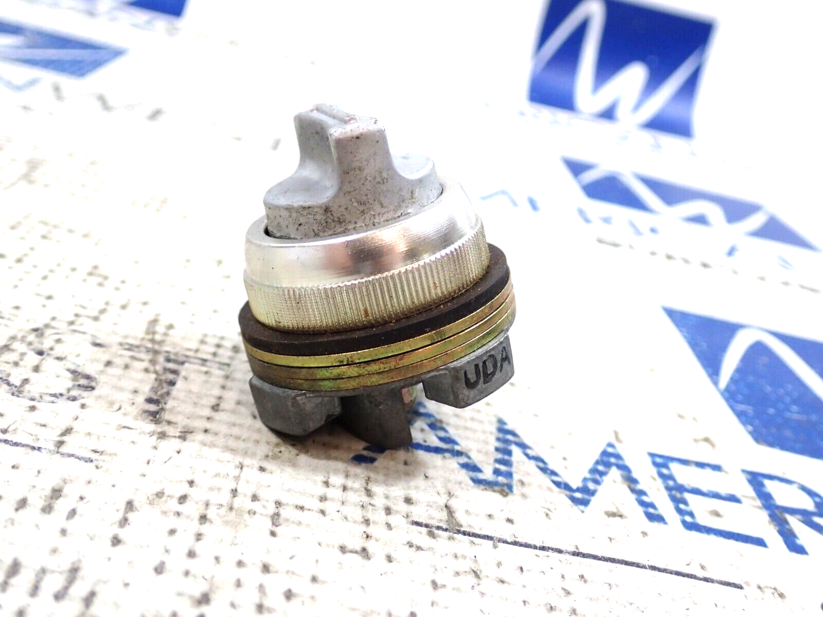 UDA Clark Selector Switch HO 3 Position Maintain