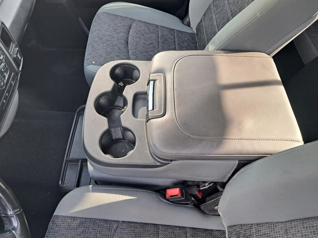 TDODR1500 2020 Glove Box 4889319
