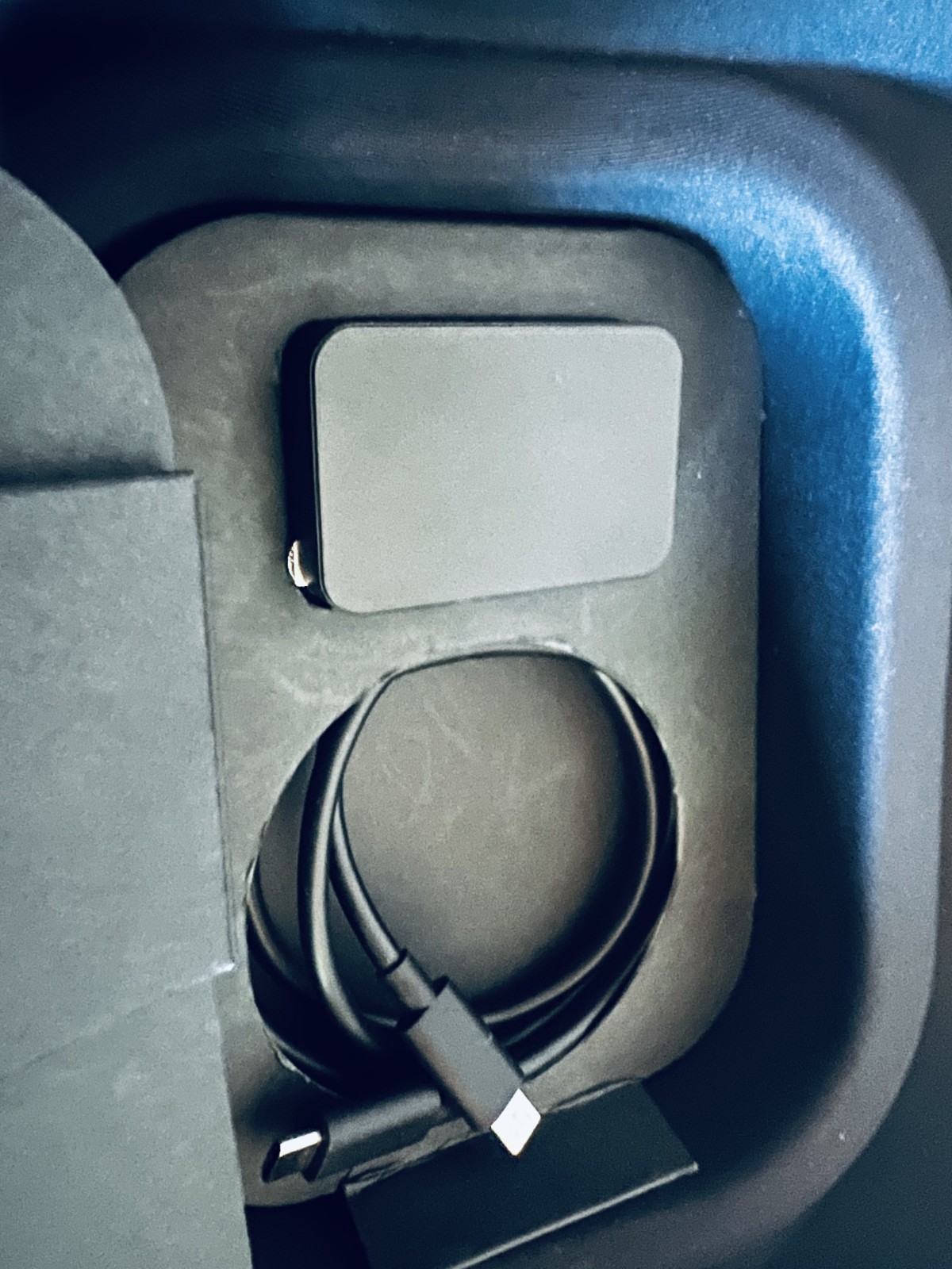 Microsoft HoloLens 2 - Good Condition - VR/AR Headset + Case & Charger