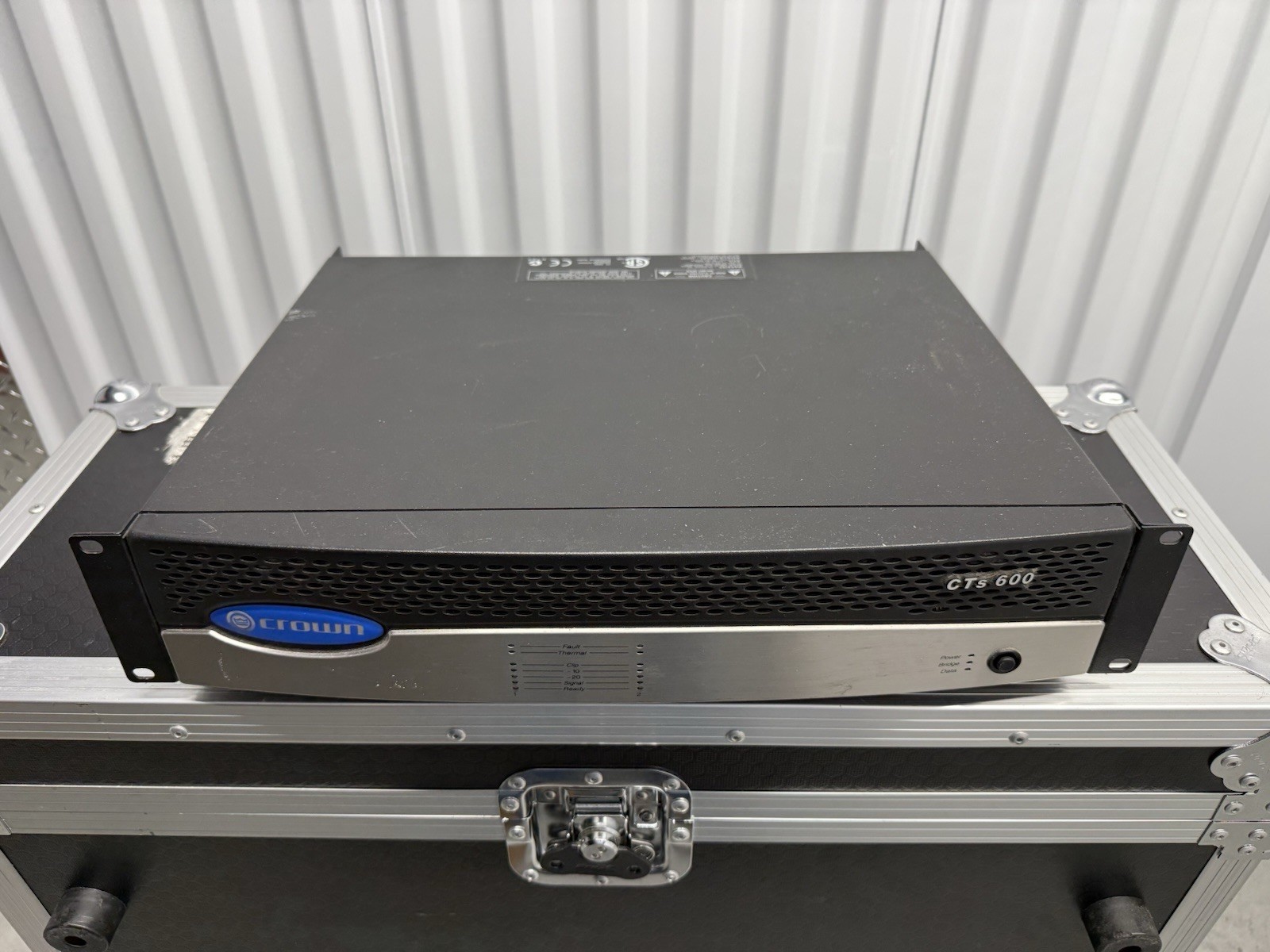 Crown Audio CTS 600 Two-Channel 300W Power Amplifier Rack Mountable