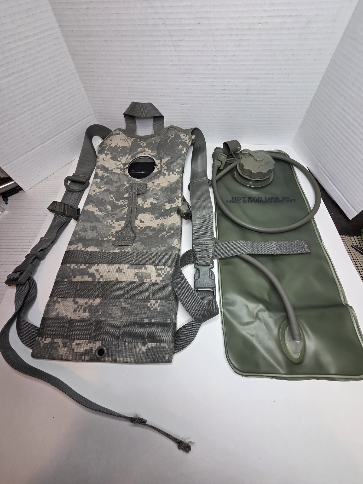 Military Issue MOLLE II 3L Hydration Carrier - ACU Digital