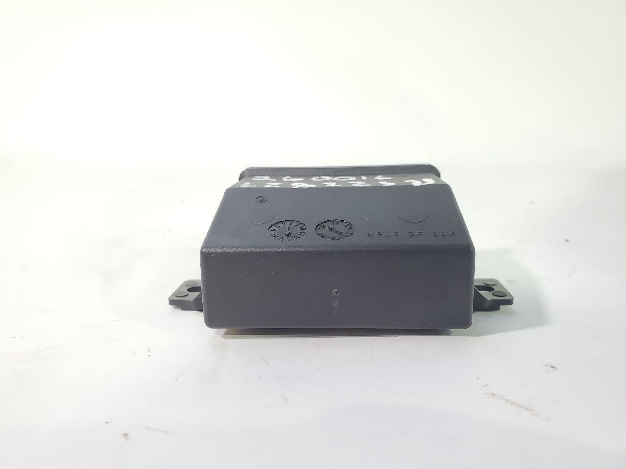2016 Buick Cascada OEM Headlamp Control Module 13446941