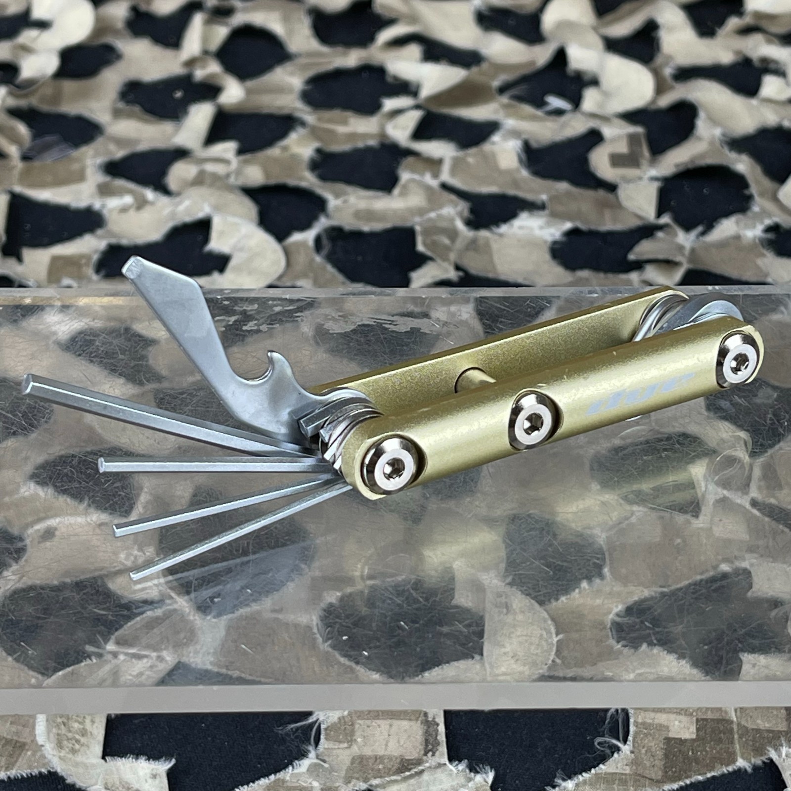 NEW Dye Core Multi Tool - Gold