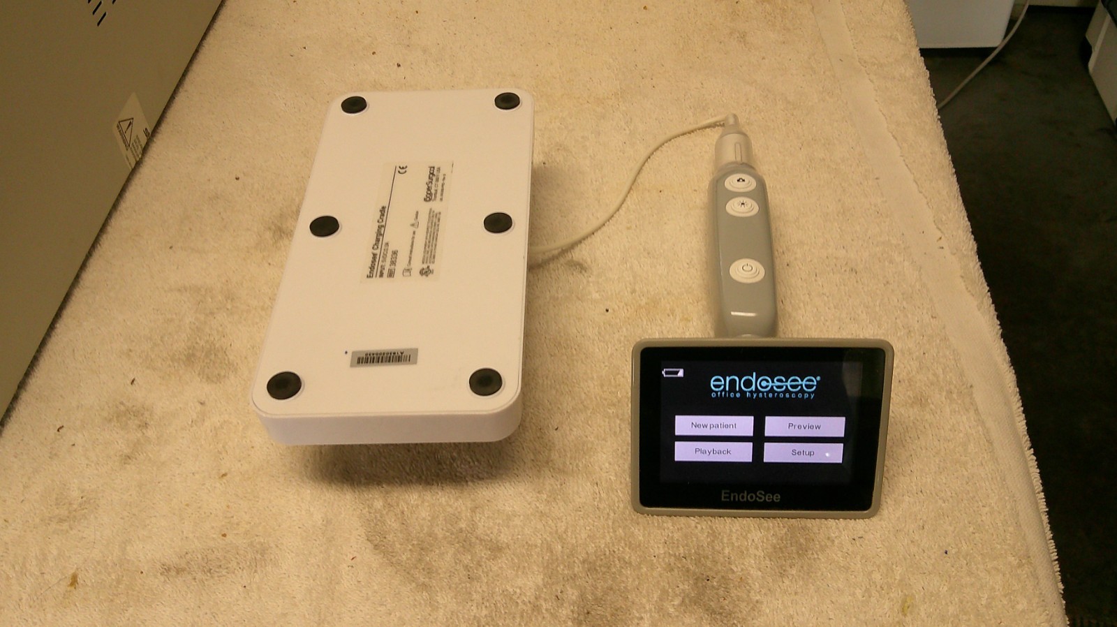 COOPER SURGICAL ENDOSEE HANDHELD MONITOR WITH CHARGING CRADLE