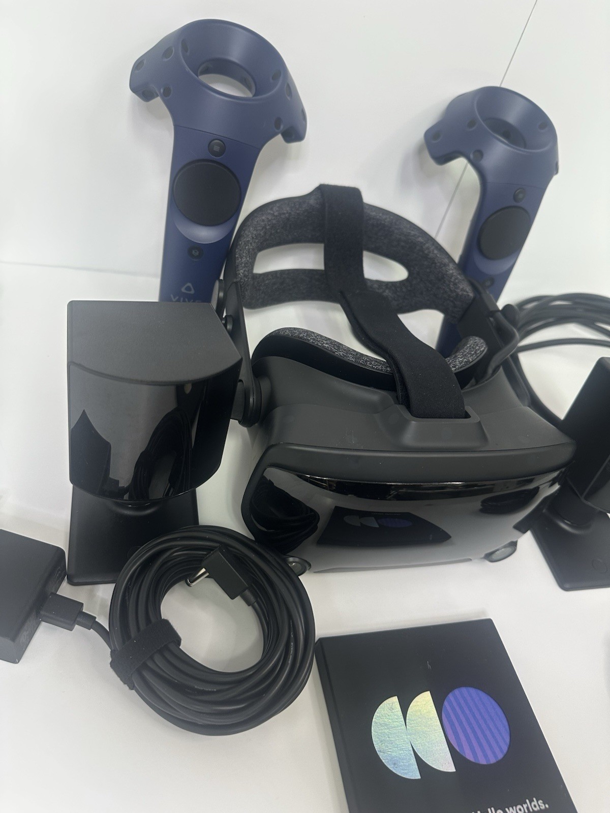 Valve Index PC & Console VR Headset Full Kit, 2.0 Controllers, 2.0 Base Stations