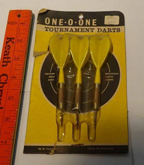** Unopened PACK - Vintage DARTS - M-Y Product - One-O-One - ENGLAND - Orig pck
