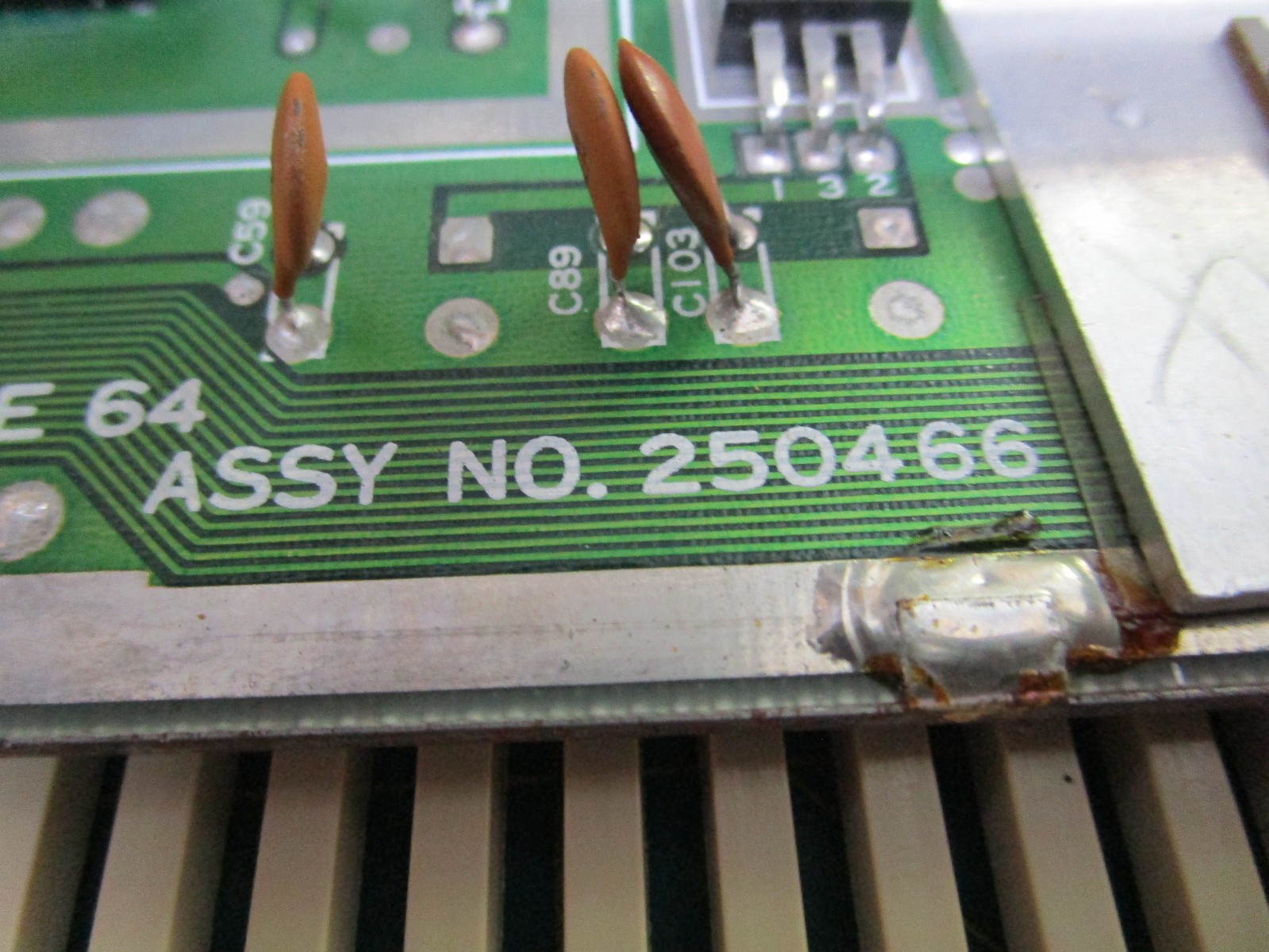 COMMODORE 64C COMPUTER 250466 HEATSINKS C64C TESTED AND WORKING LOT#X8 💻