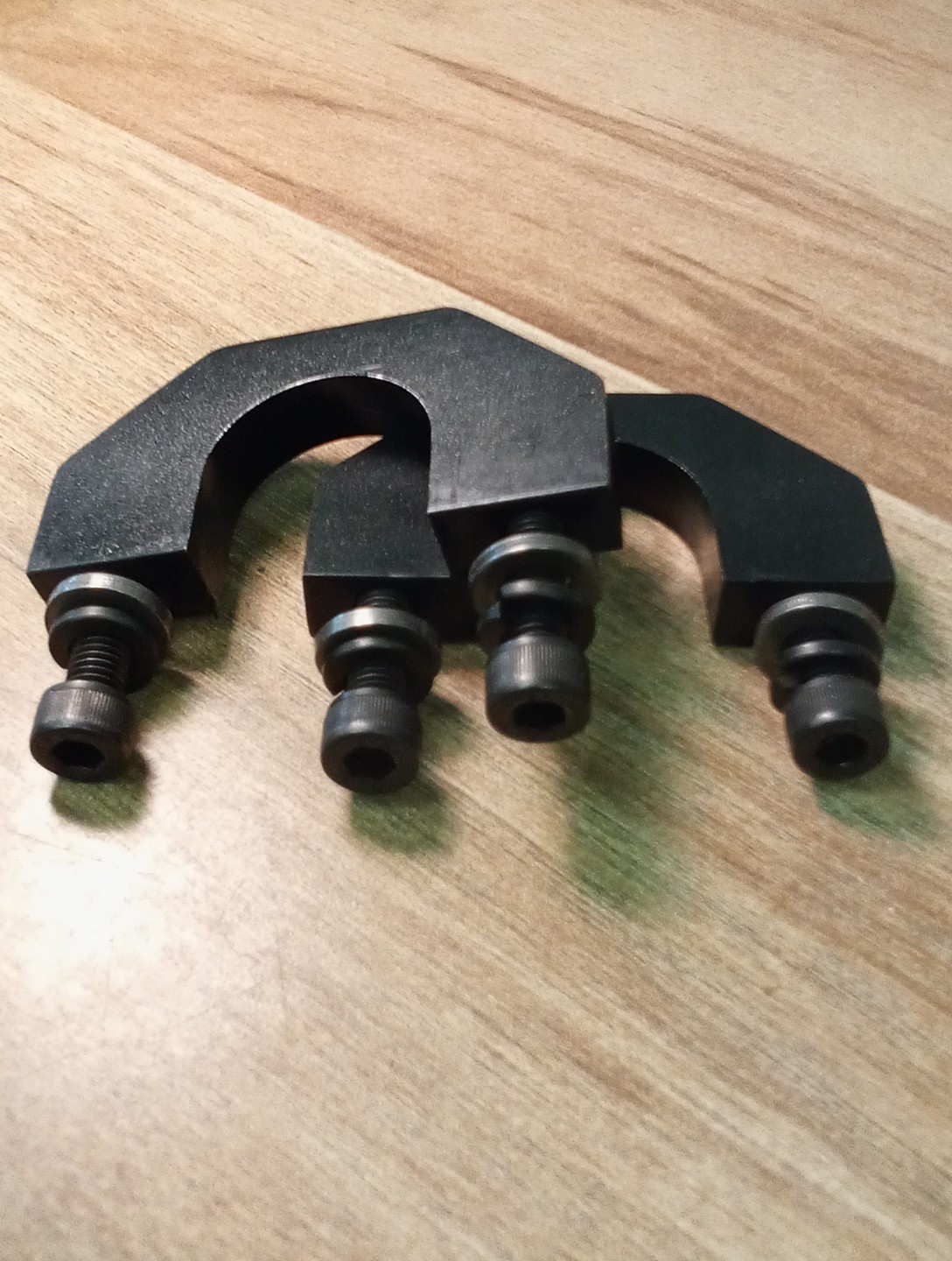 Syndevco Clamps 2107-5 With Hardware