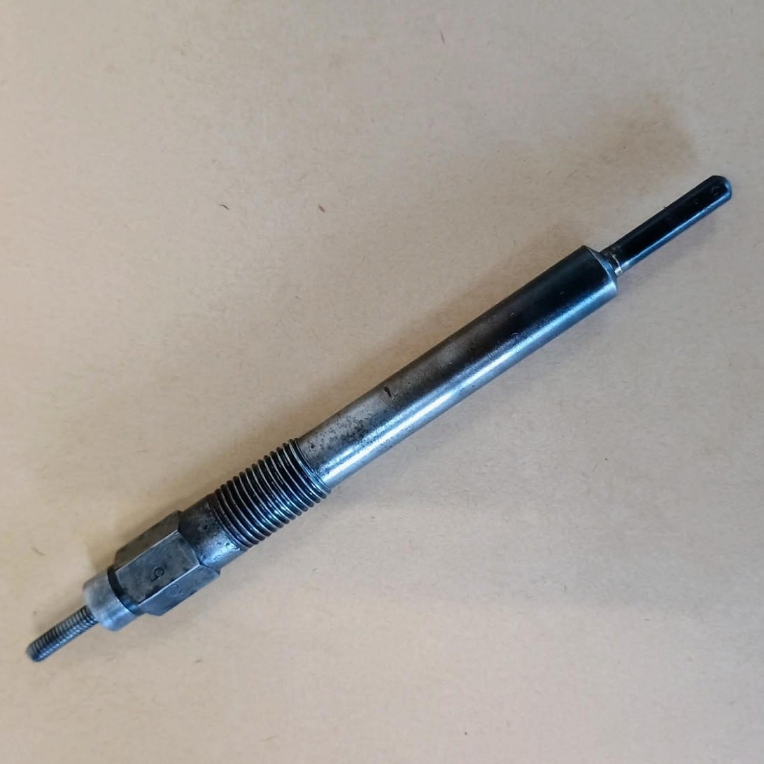 White 2-65, Isuzu 4-235 Glow plug 33-0035971 Used (S0072)