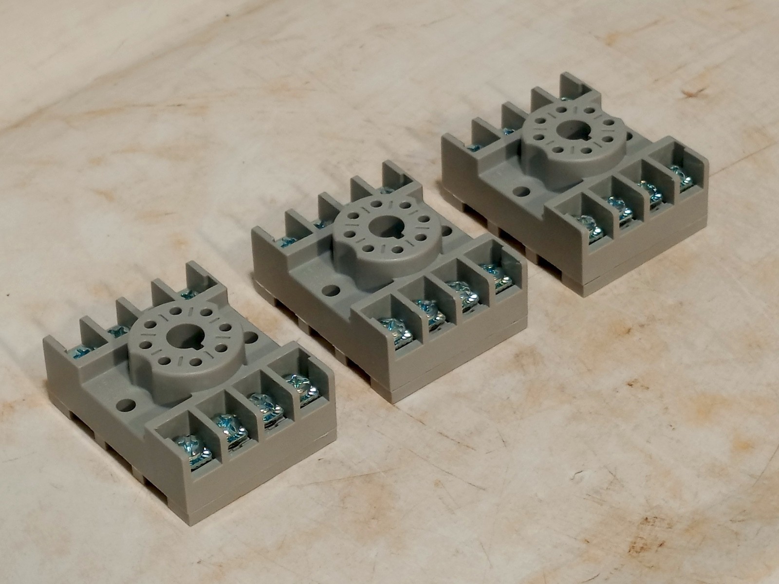 Lot of 3 Dayton 5X852F Octal-Type Socket 8-Pin Screw Terminals As Shown