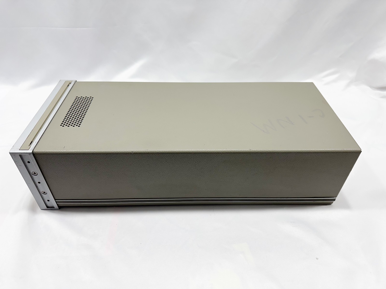 HP 8904A Multifunction Synthesizer DC 600 kHz