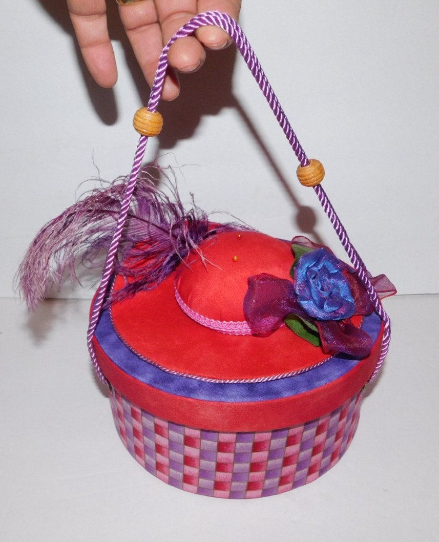 NEAT RED HATTERS TRINKET BOX
