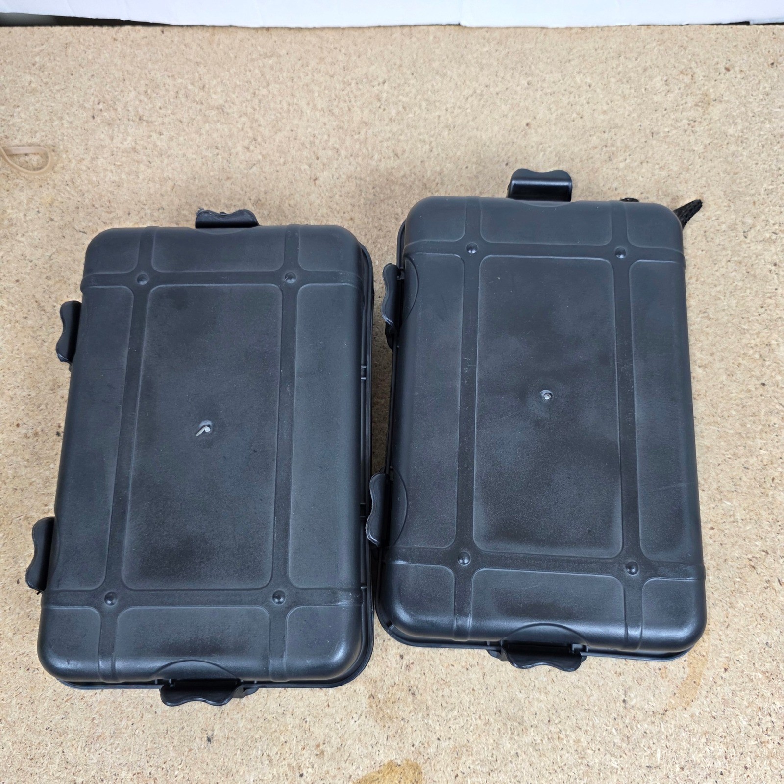 Shadowhawk Tactical Flashlight Hard Cases with Battery Charger only camping