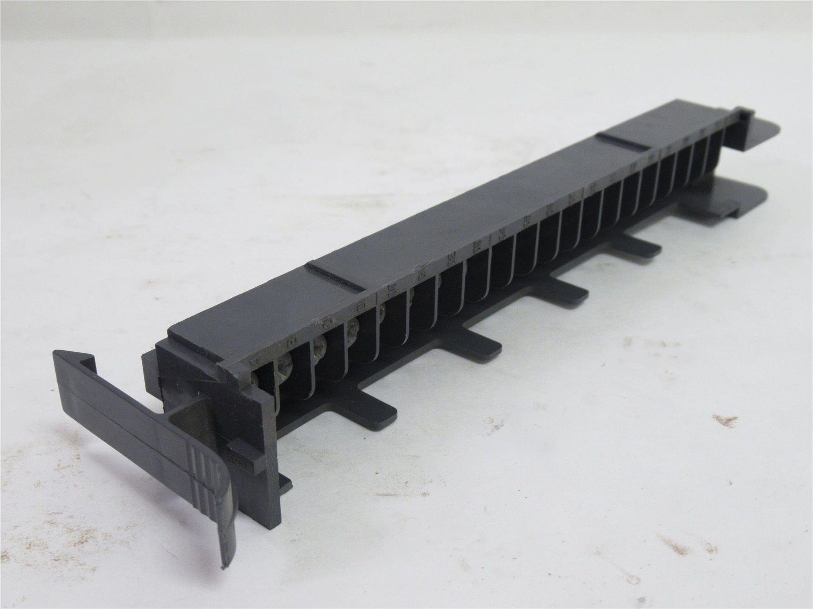 234071 New-No Box; Allen-Bradley 1771-WH Wiring Arm; 16-Point; 21 Terminal