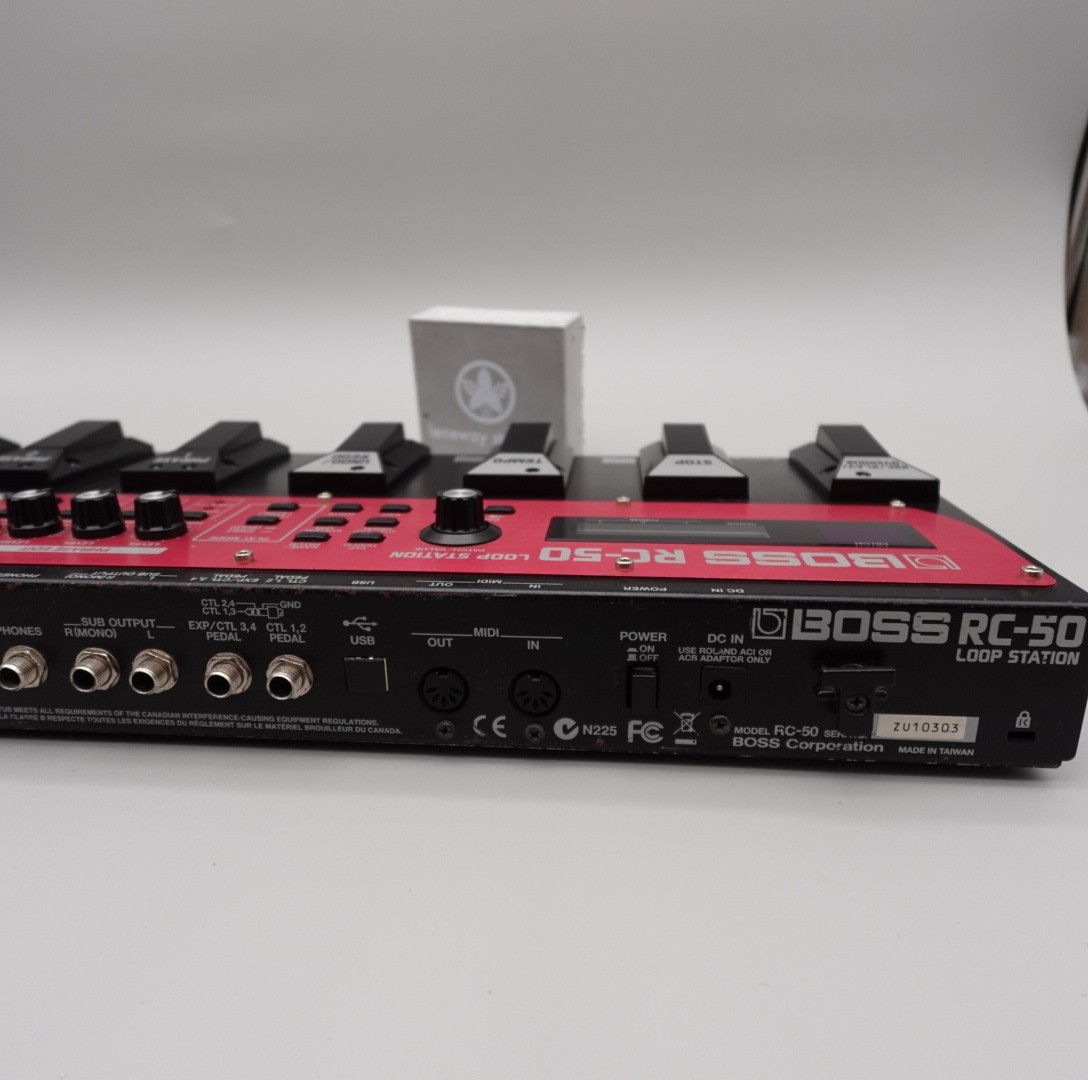 BOSS RC-50 Loop Station Looper Guitar Effects Pedal Good
