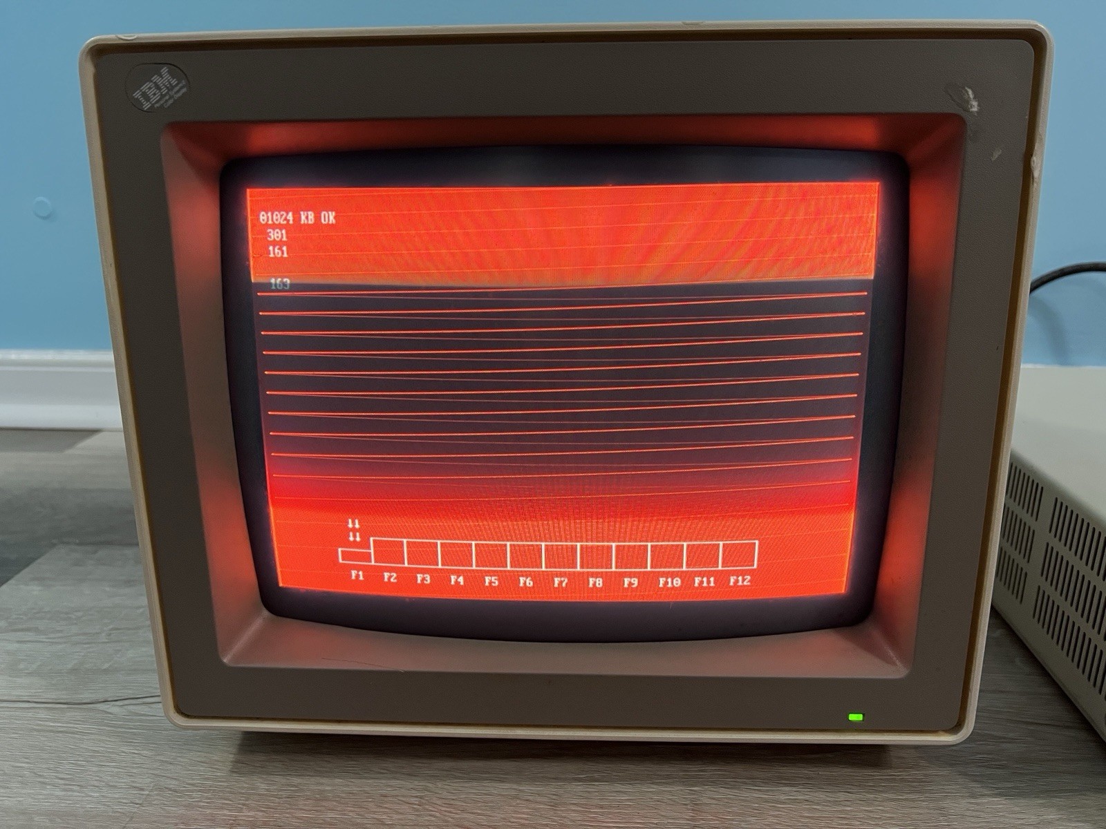 IBM Personal System 2 PS/2 Monitor AS IS FOR PARTS