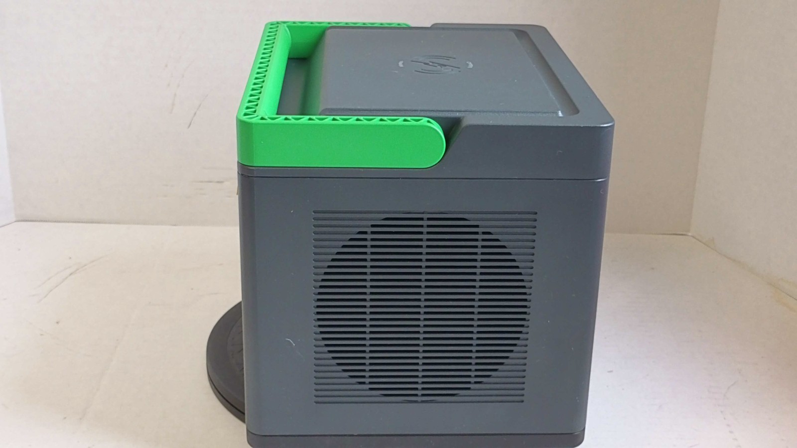 Schneider OffGrid 730 Power Bank