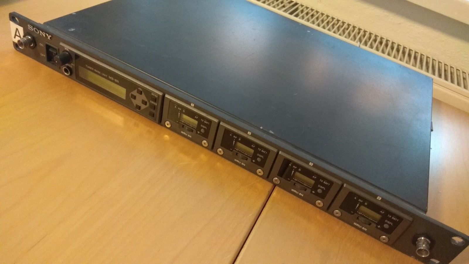 19" Sony wireless tuner base unit MB-8N 4x WRU-8N receiver NP10550€! UHF AN820A