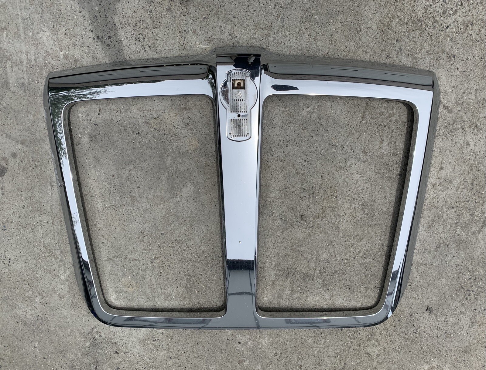Kenworth T680 Hood Grille L29-6155-100