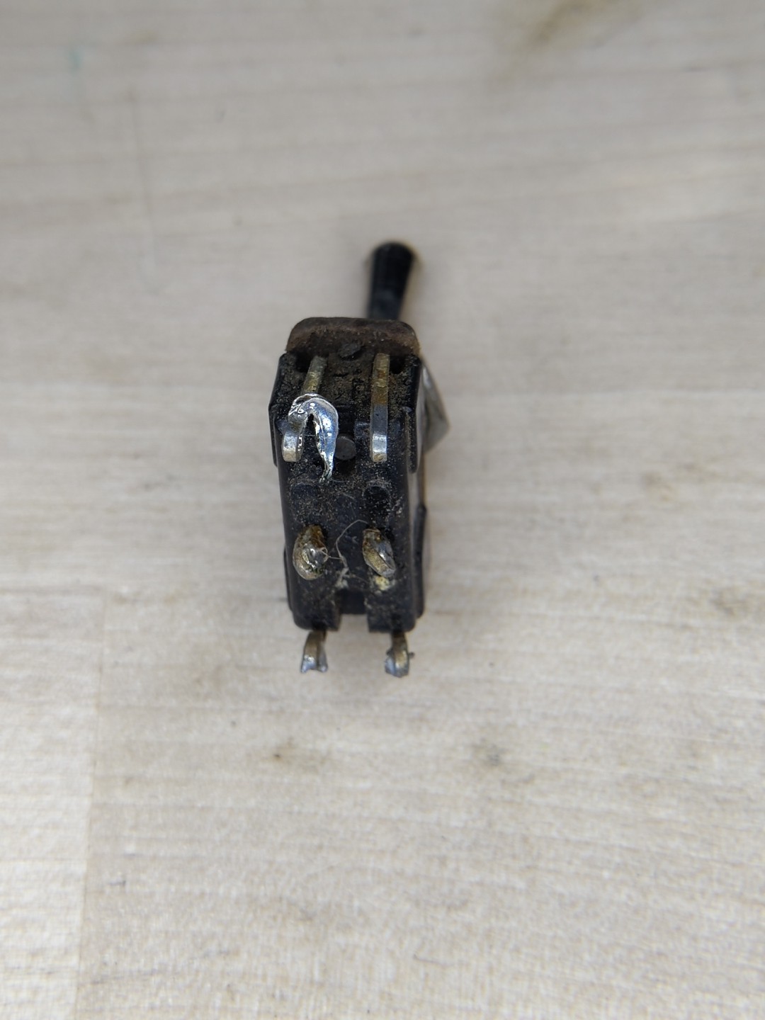 UND LAB TOGGLE/ CHERRY ELECTRIC ON-OFF 3A 250V 6A 125V PRE WIRED SWITCH