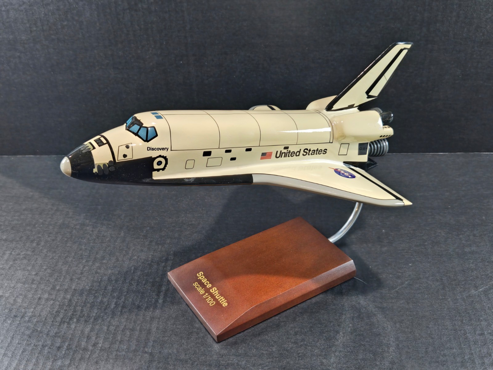 Orbiter Discovery Mahoghany Model