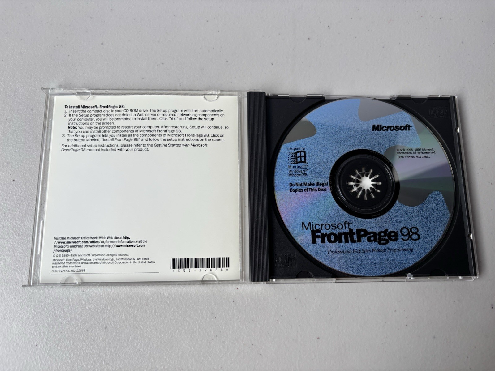 Microsoft FrontPage 98 CD-ROM w/Key - Near Mint Disc!