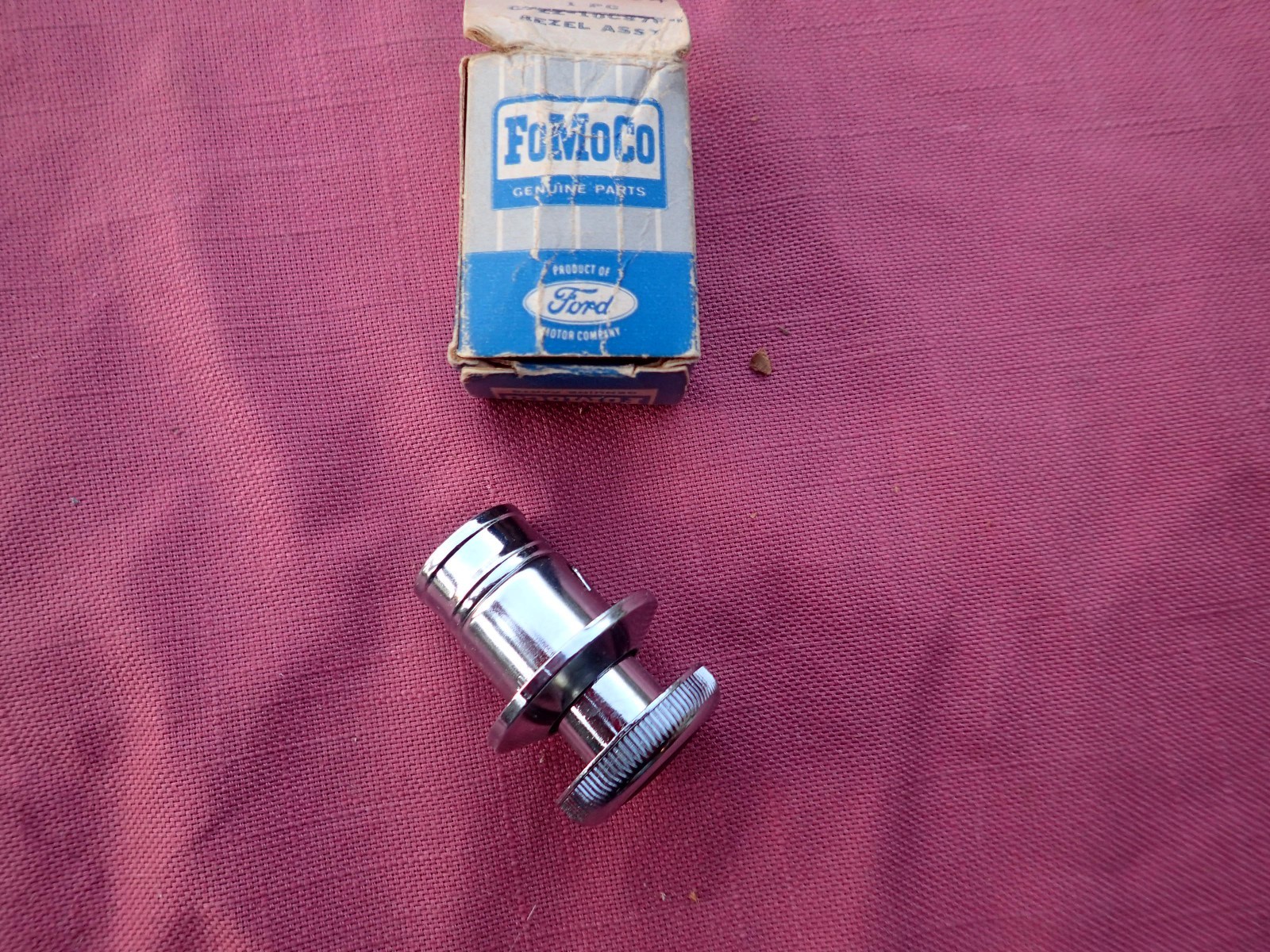 1968 Ford Falcon, Ranchero cigarette lighter assy NOS! C8DZ-15052-A knob element