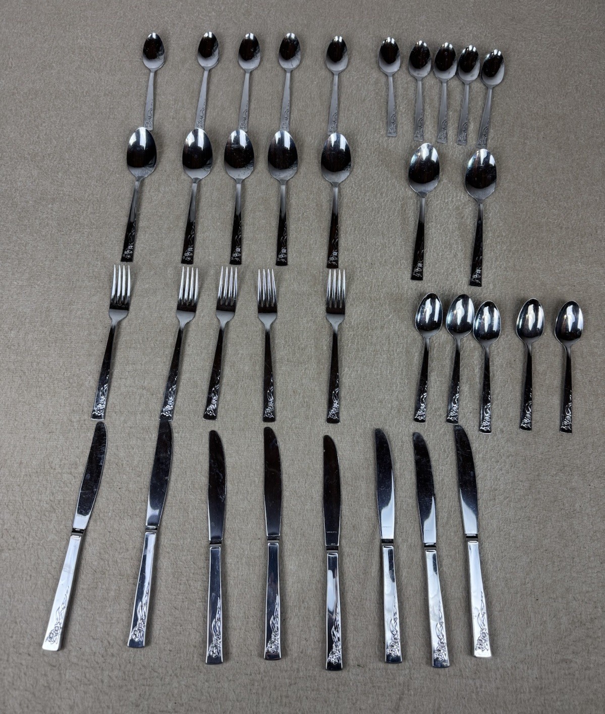 Oneida Stanhome COBBLESTONE Daffodil Stainless Flatware Set of 5 ~ 34 Pieces