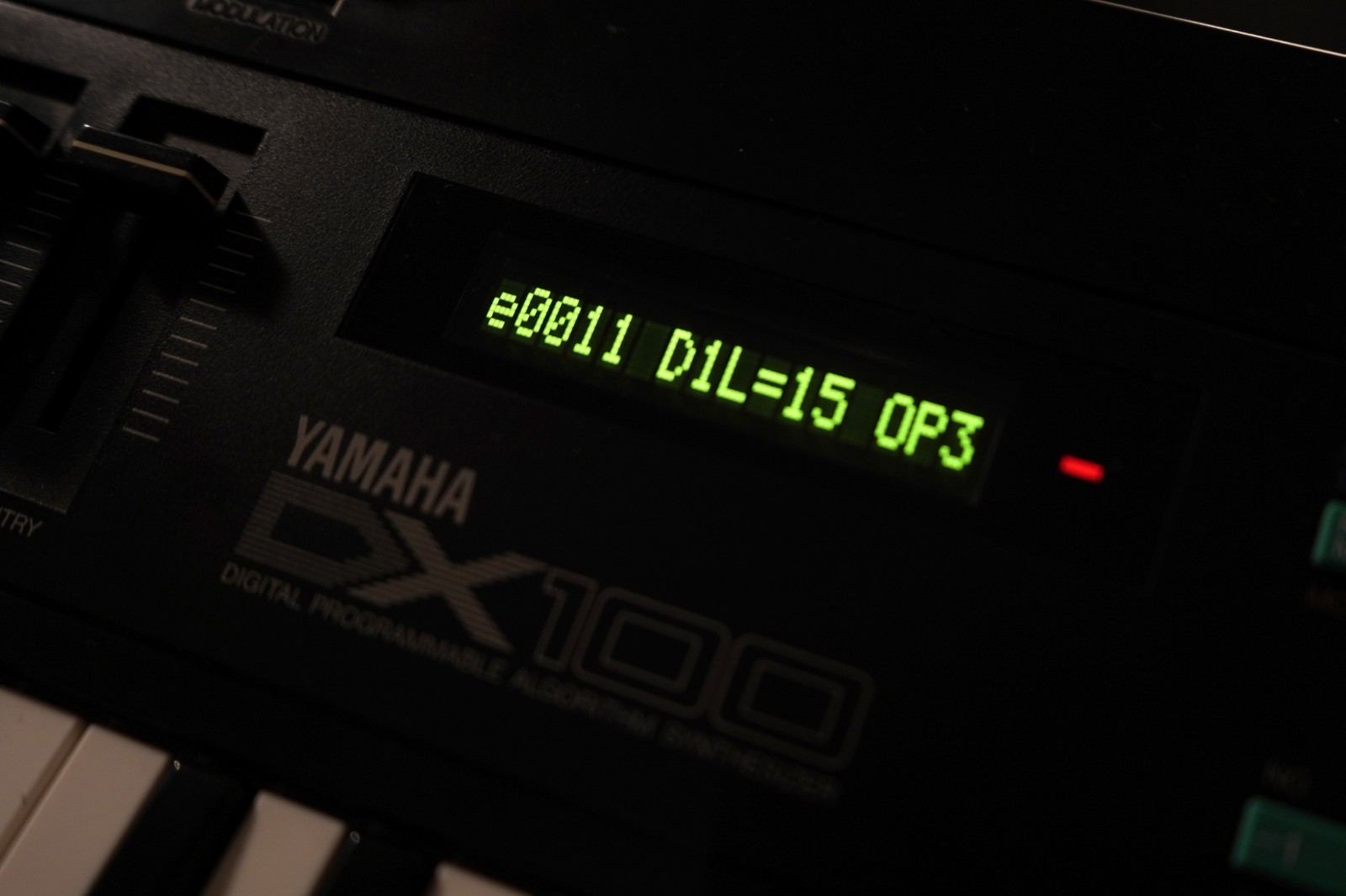 Yamaha DX100 (Super Enhanced Black) MODE3 LUX PMVA Display !