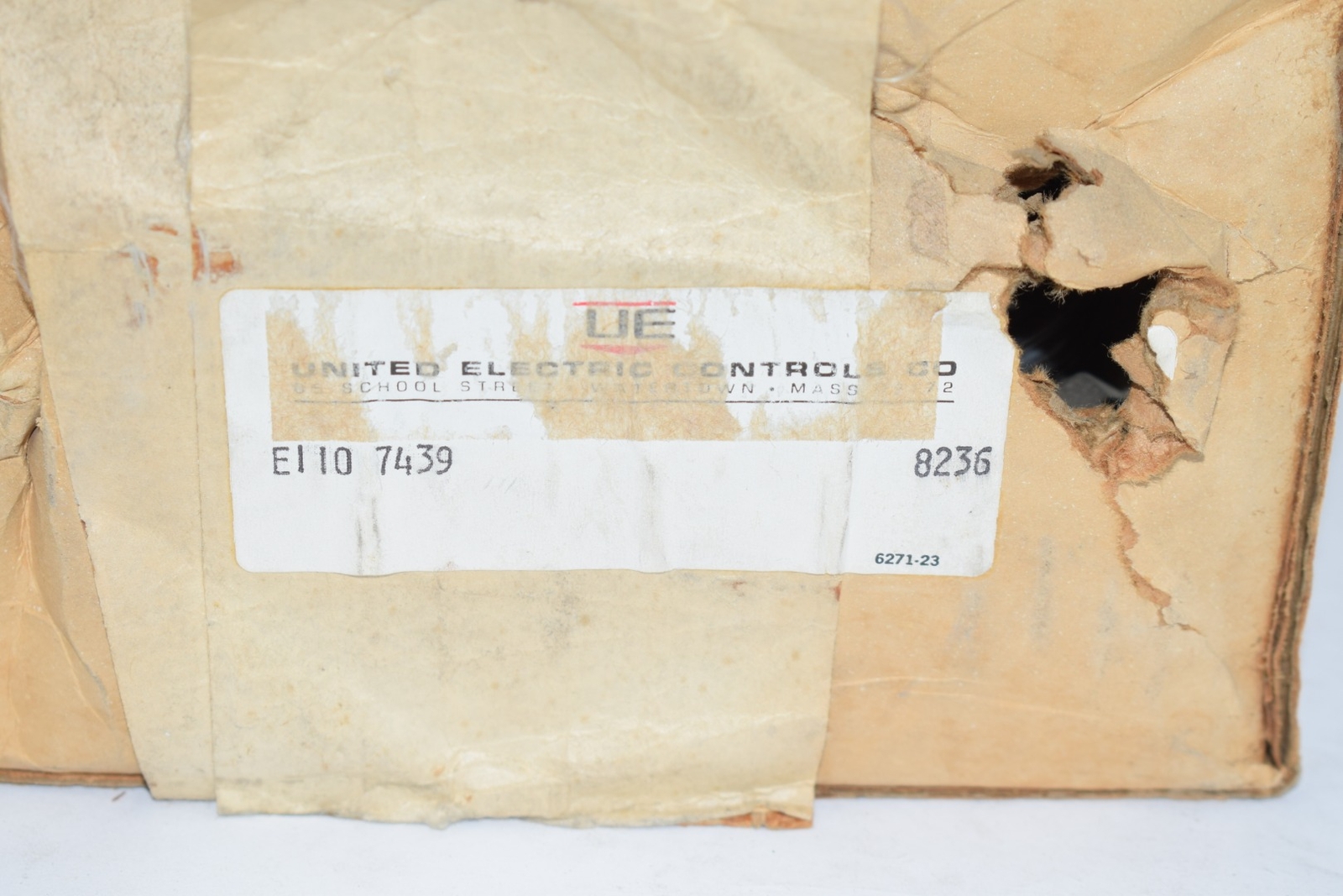 NEW United Electric Controls Temperature Controller 25-325F E1107439