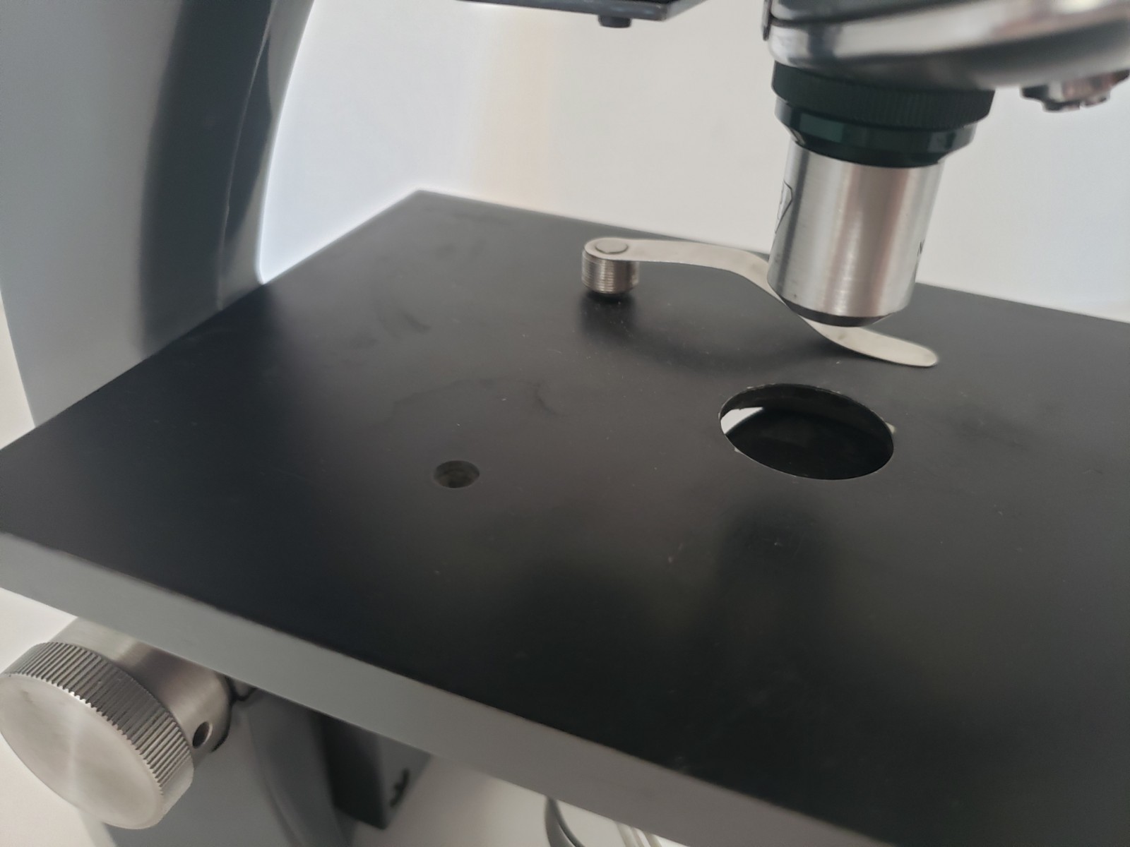 BAUSCH & LOMB ST STUDENT MICROSCOPE, 43X AND 10X (MISSING CLIP)