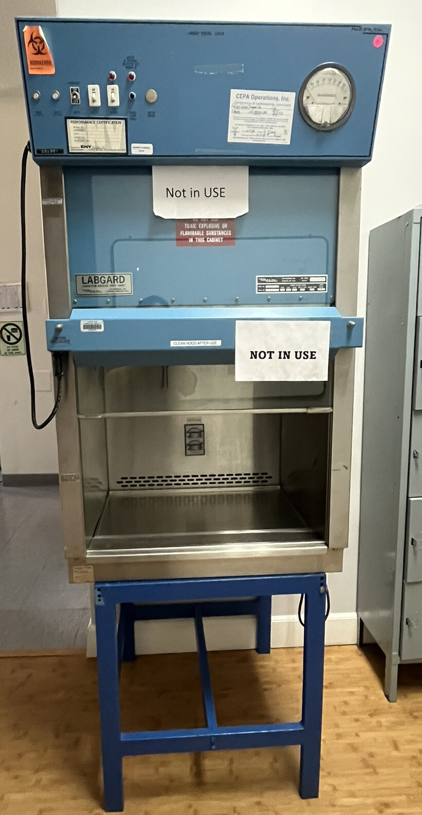 Nuaire NU-408FM-200 Biological safety cabinet