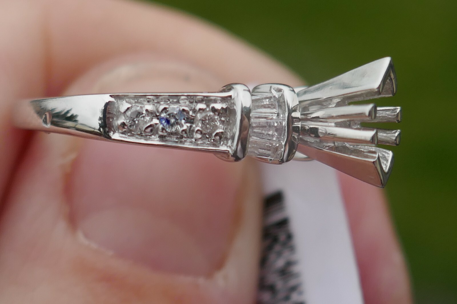 Gorgeous Platinum & Diamond Setting - Size 6.75 / 4.6 Grams