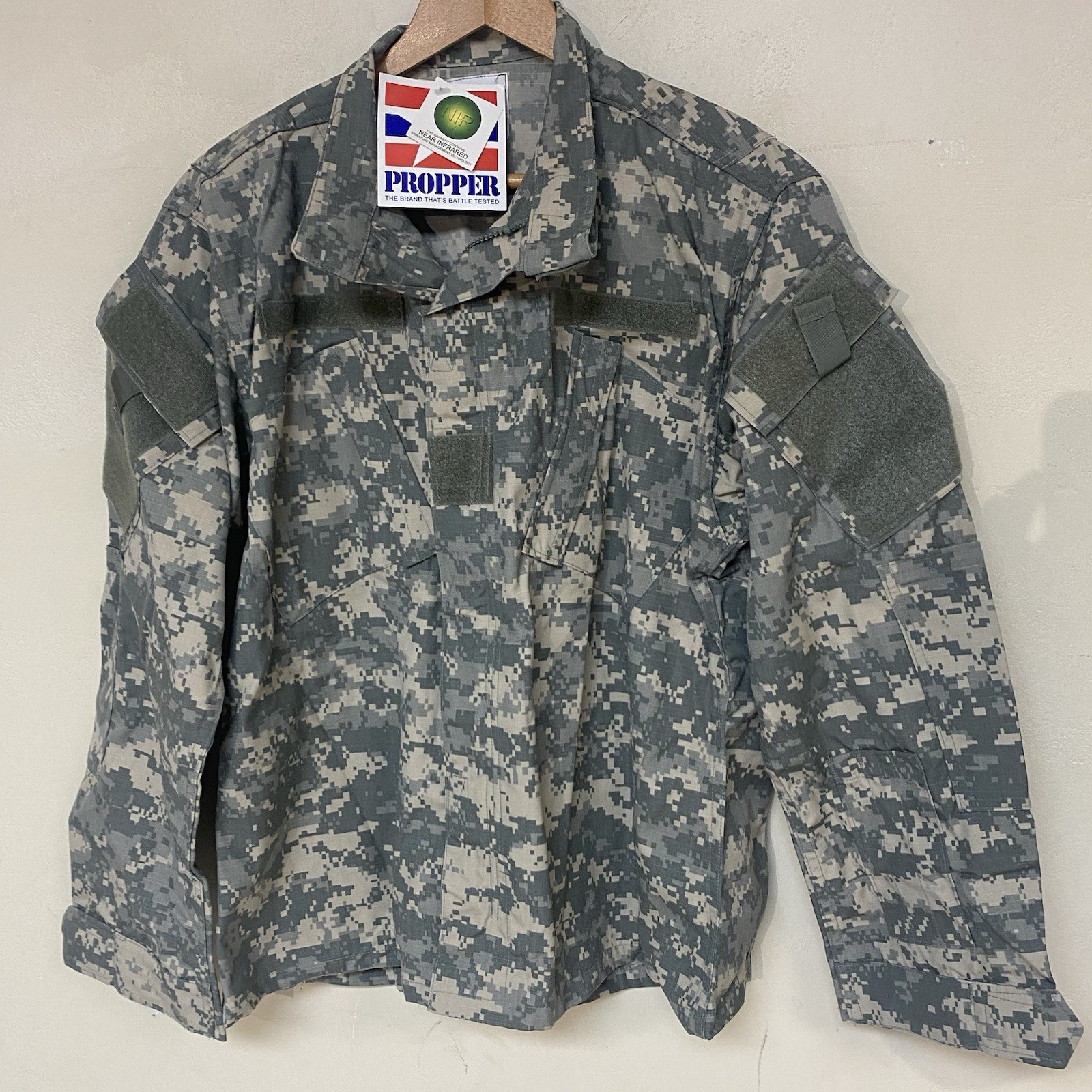 US Army ACU ( Medium Regular ) Combat Uniform Blouse Jacket Top