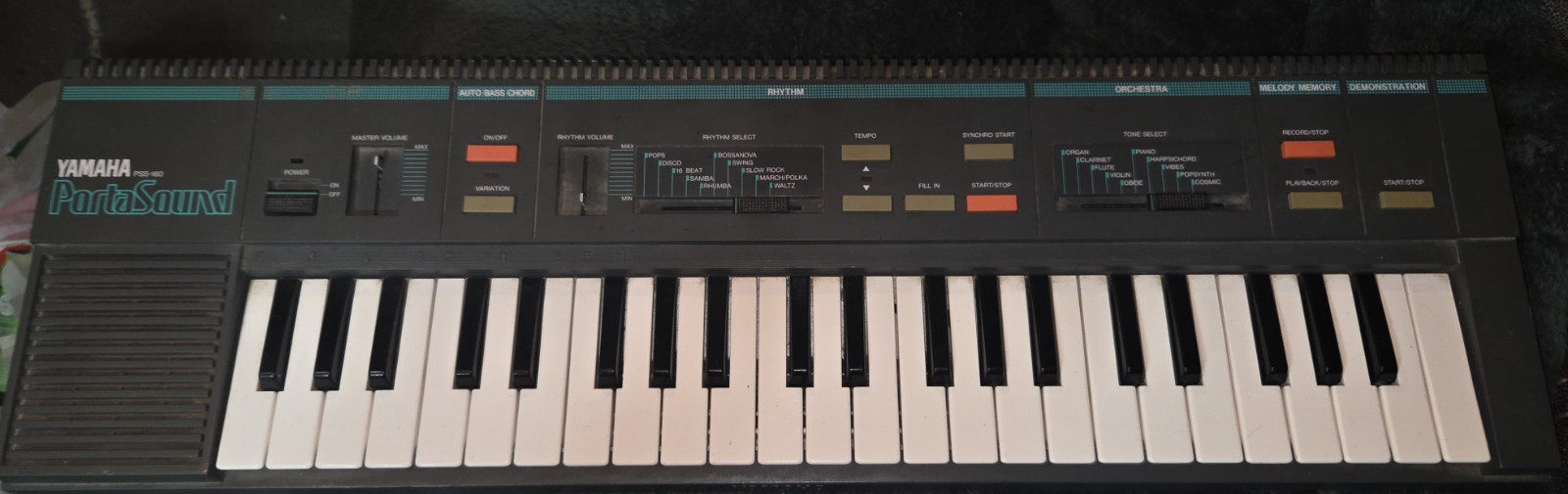 Yamaha PSS-160 PortaSound Voice Bank Electronic Keyboard Vintage Powers On