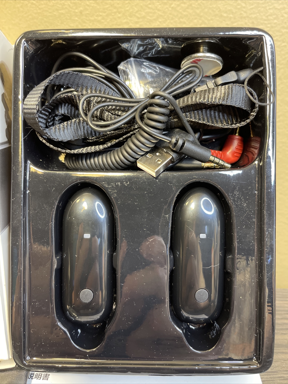 Lensgo LWM-318C Lavalier-Wireless Microphone White New Open Box
