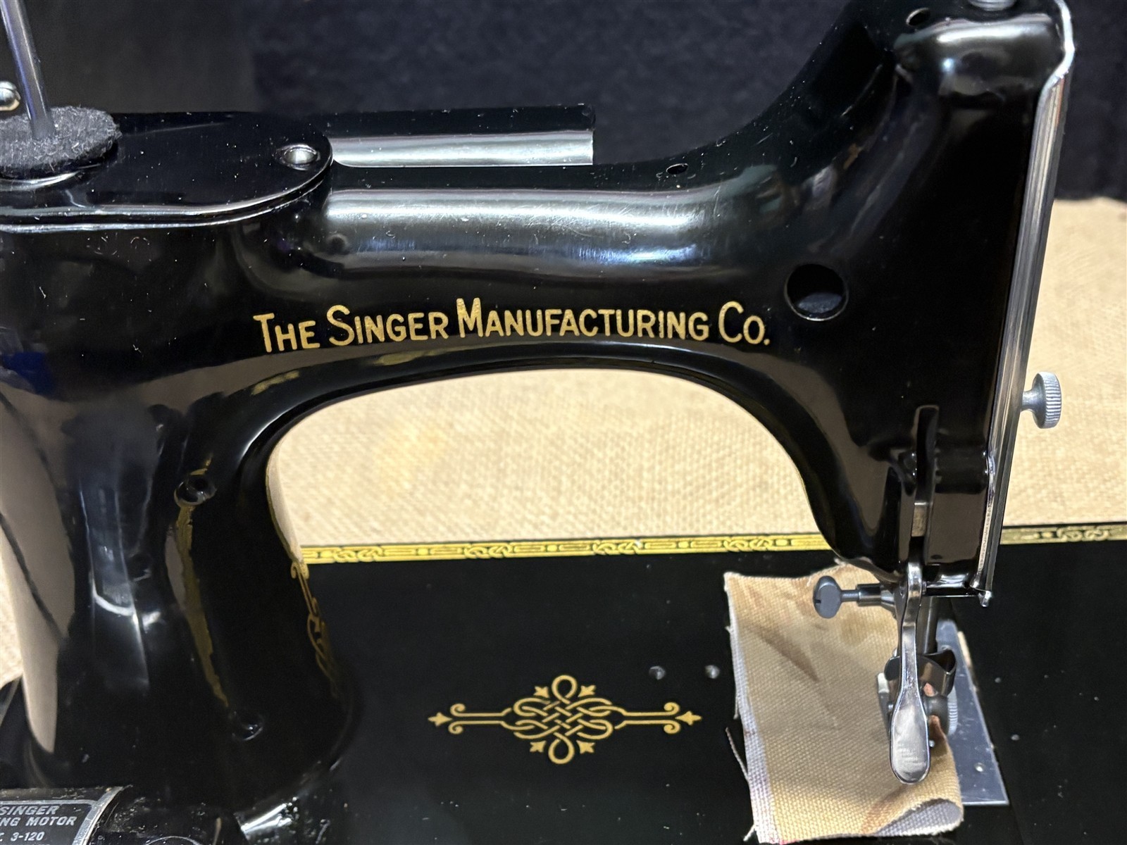 Singer Featherlight 221-1 sewing machine, Centennial edition 1951, pretty