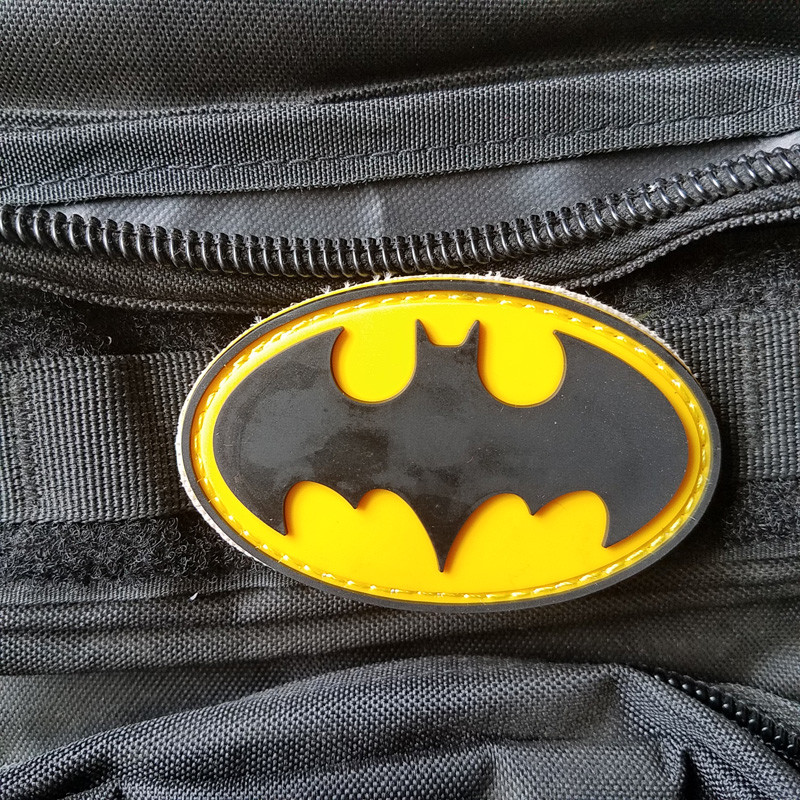 3D PVC BATMAN LOGO DC COMICS HOOK LOOP RUBBER PATCH TV/MOVICE BADGE YELLOW