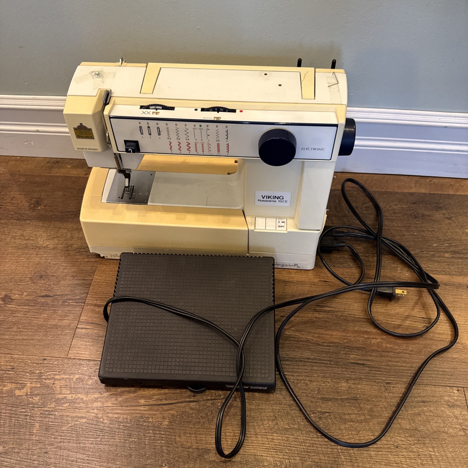 Husqvarna Viking 150e Sewing Machine