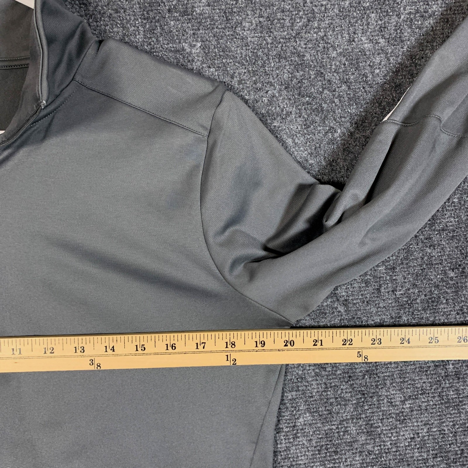 Under Armour Pullover Mens Medium Gray Quarter Zip Long Sleeve All Season Gear