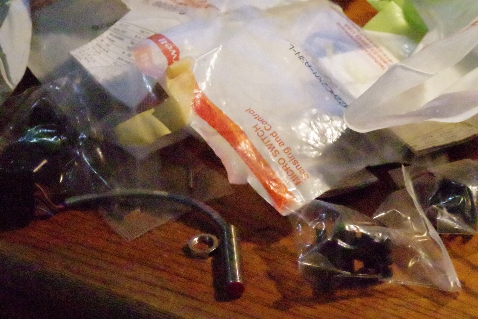 LOT OF SEVEN NEW Honeywell Microswitch Proximity Sensor 922AC2XM-A3N-L NOS