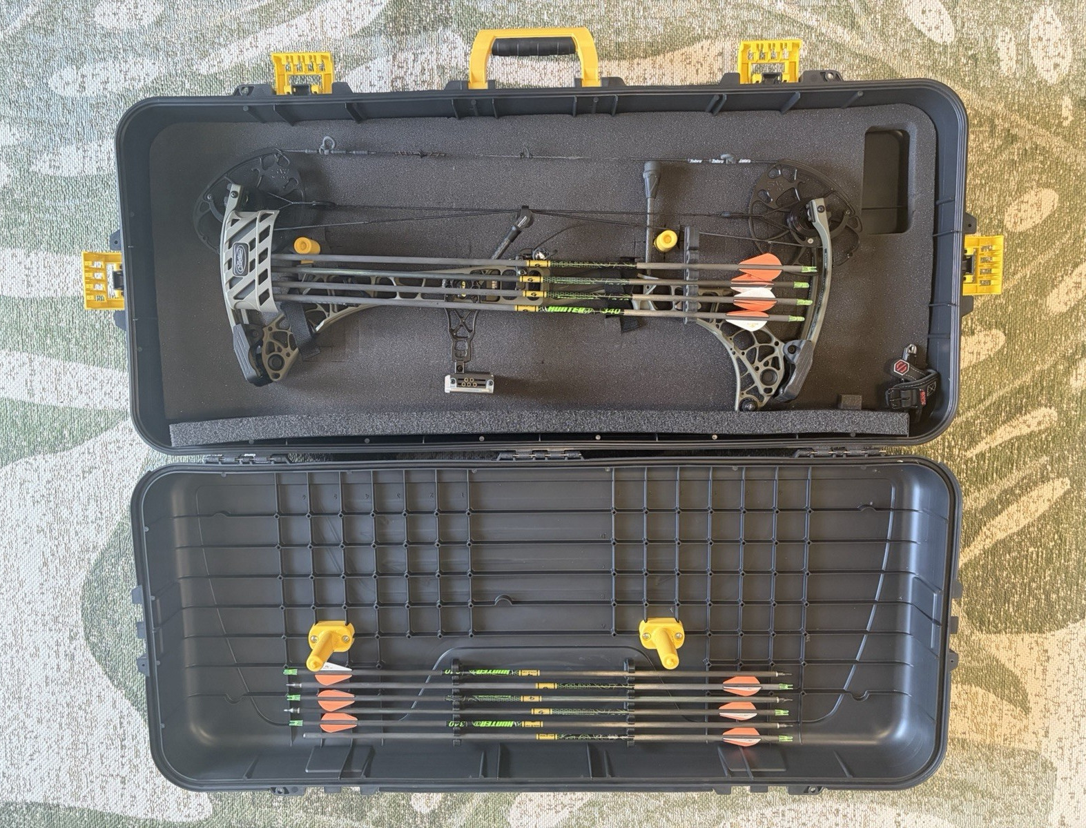 Mathews V3X LH Compound Bow 70lb 29in Gray/Black w/ HHA Sight & Case