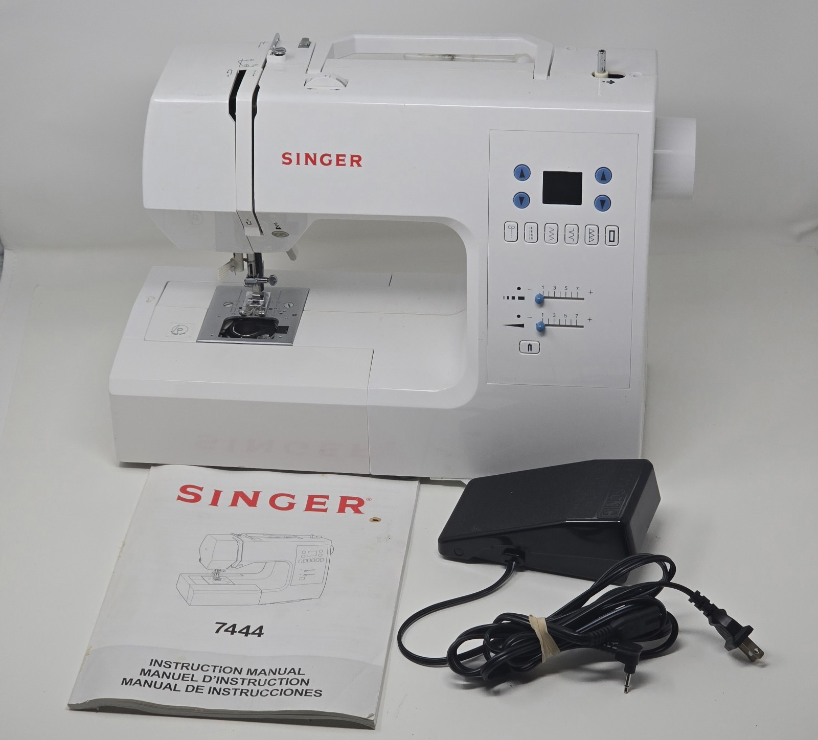 Singer Precision 7444 Sewing Machine W Foot Pedal *excellent*